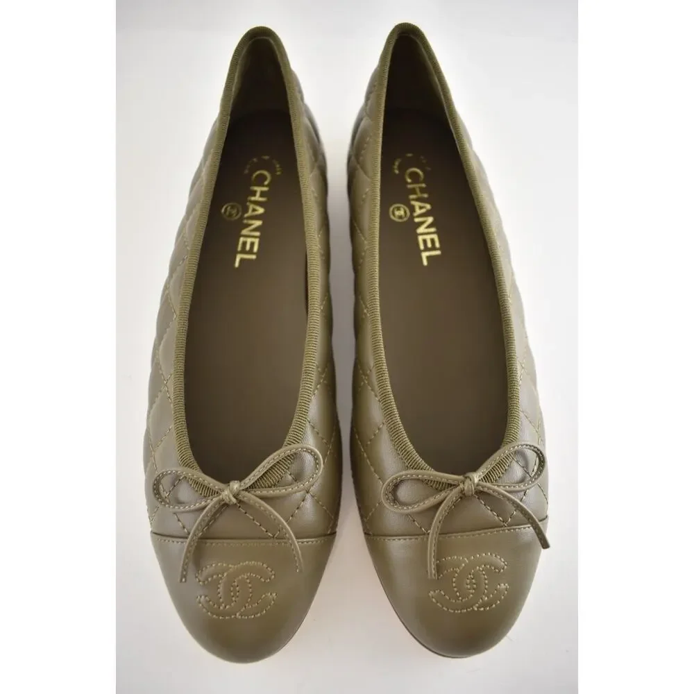 Chanel 26B Dark Khaki Green Lambskin Quilted CC Logo Ballet Ballerina Flat 37.5